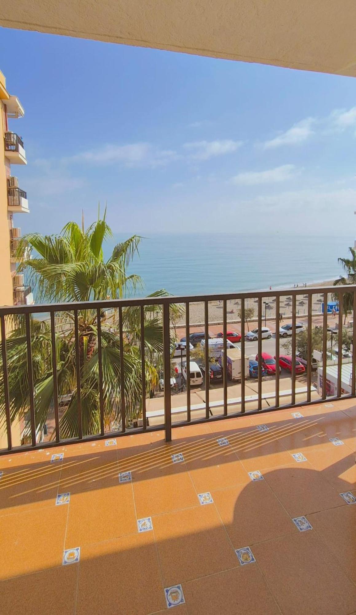 Apartamento Con Piscina En La Primera Linea De Playa De Fuengirola Exterior foto